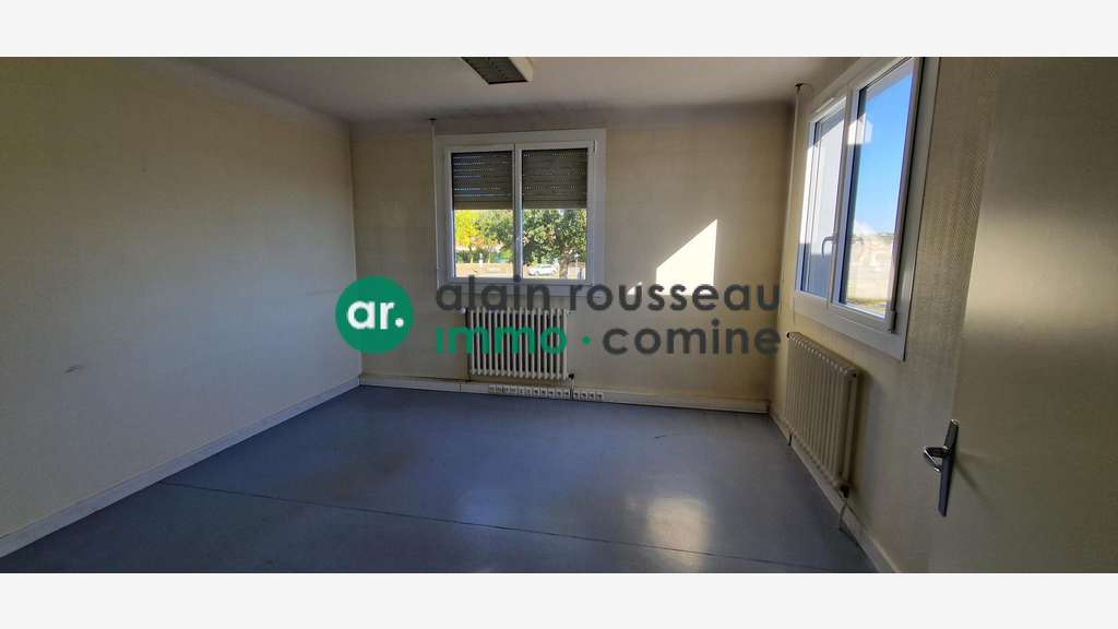 Bureaux de 240m² à louer à Cholet
