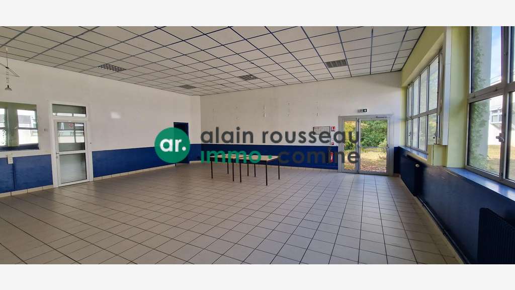 Bureaux 575m² à louer à Cholet