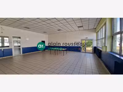 Bureaux 575m² à louer à Cholet