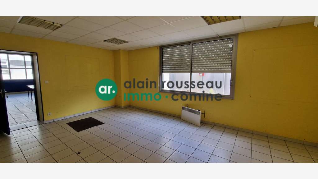 Bureaux 575m² à louer à Cholet