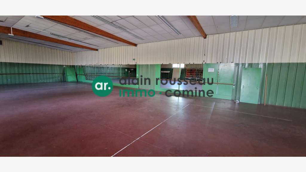 Bureaux 575m² à louer à Cholet