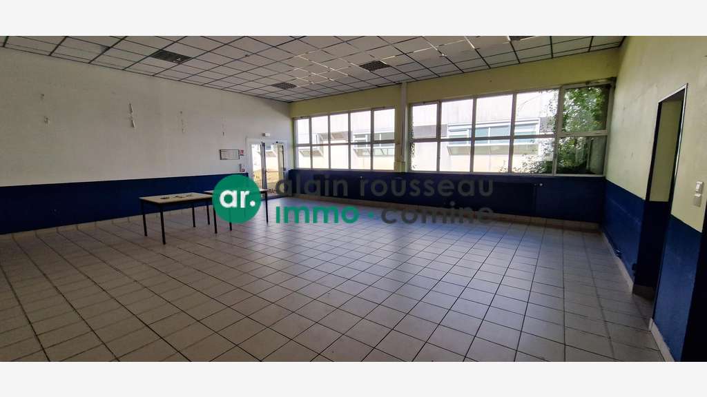 Bureaux 575m² à louer à Cholet
