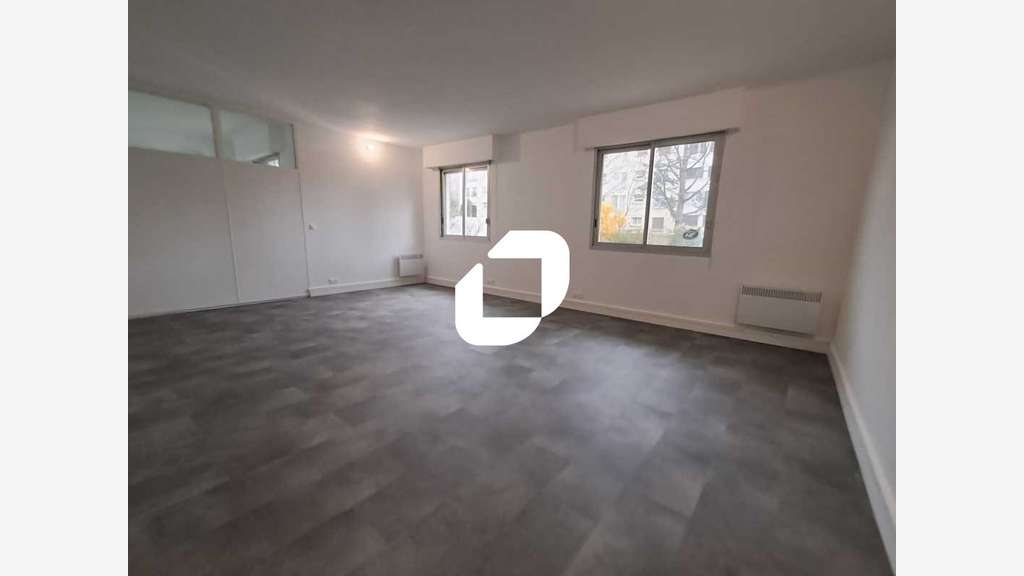 A louer Bureaux 71m² Clamart