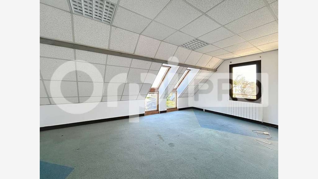Bureaux 100m² à louer face centre comm. à Clermont