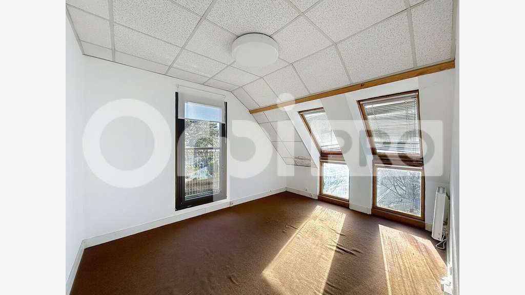 Bureaux 100m² à louer face centre comm. à Clermont