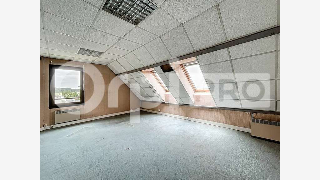 Bureaux 100m² à louer face centre comm. à Clermont