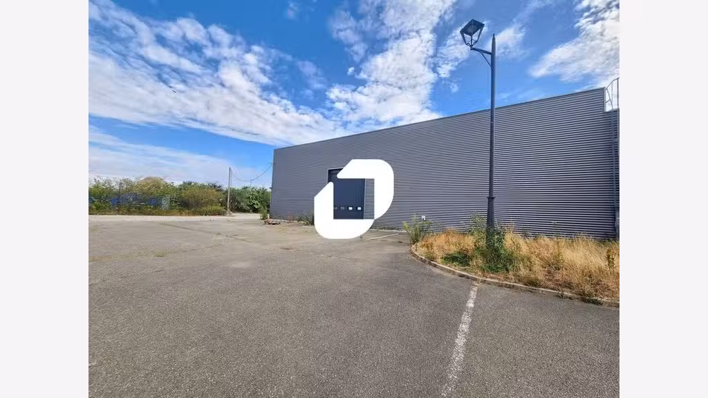 A louer Bureaux 1304m² Coignieres