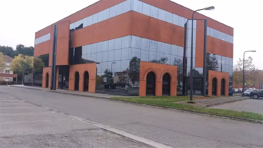Location bureaux 677m² R+1 en ZAC à Colomiers