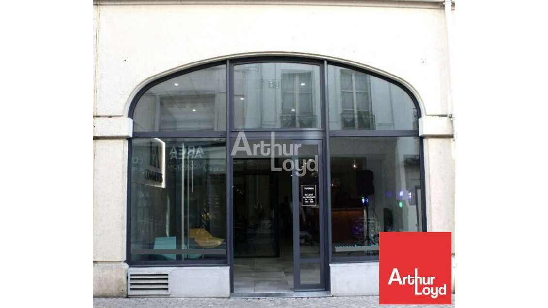 Bureau commercial 87m² à louer à Poitiers centre