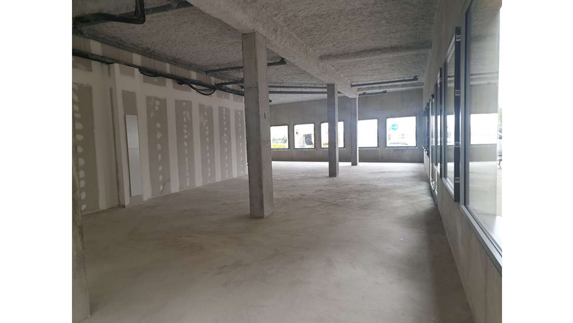 Local commercial 150m² PMR à louer à Bordeaux