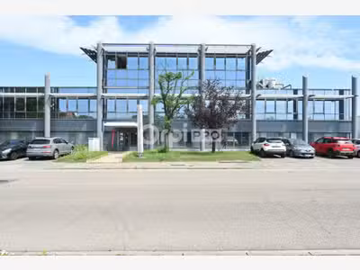 Bureaux de 120m² à 750m² à louer à Corbas