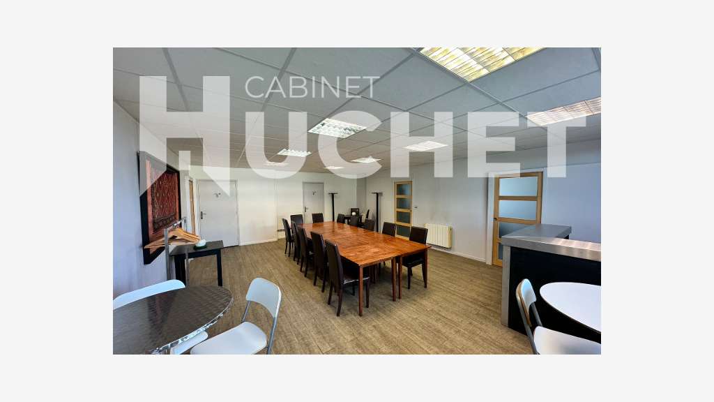 14. Caen sud - A Louer bureaux en R+1 de 440 m2, t