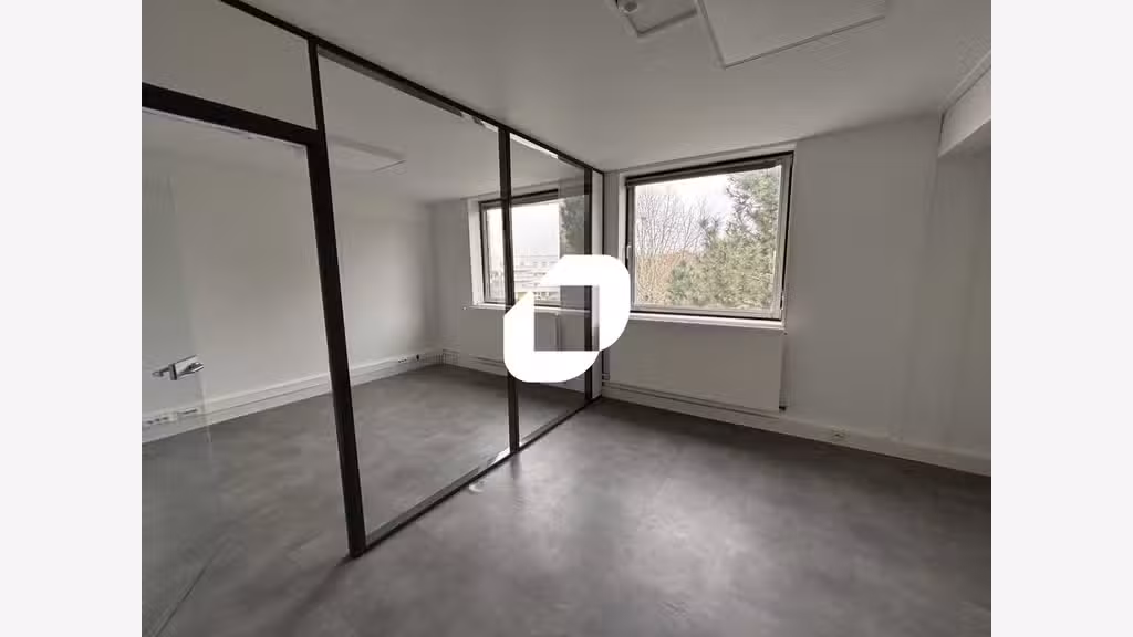A louer Bureaux 74m² Evry courcouronnes