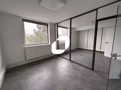 A louer Bureaux 74m² Evry courcouronnes
