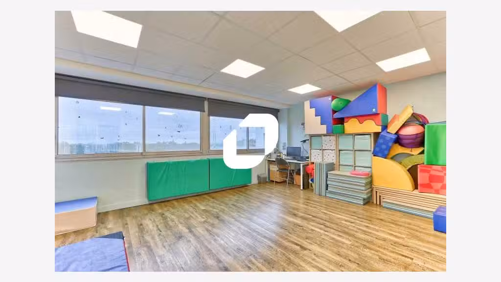 A louer Bureaux 221m² Evry courcouronnes