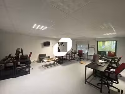 A louer Bureaux 902m² Cergy