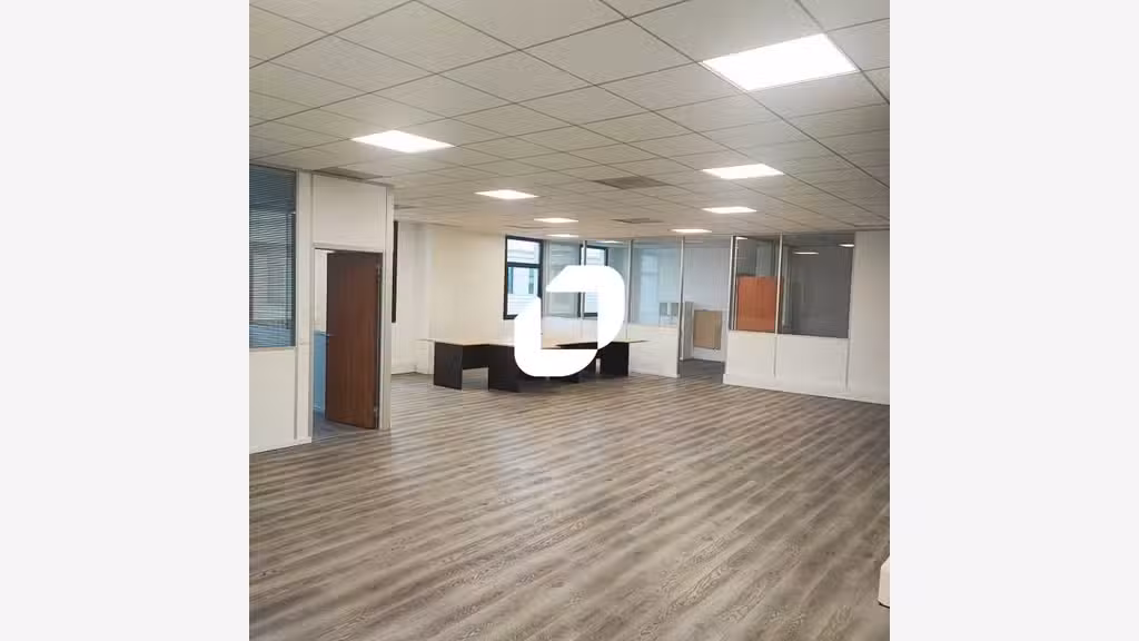 A louer Bureaux 617m² Creteil