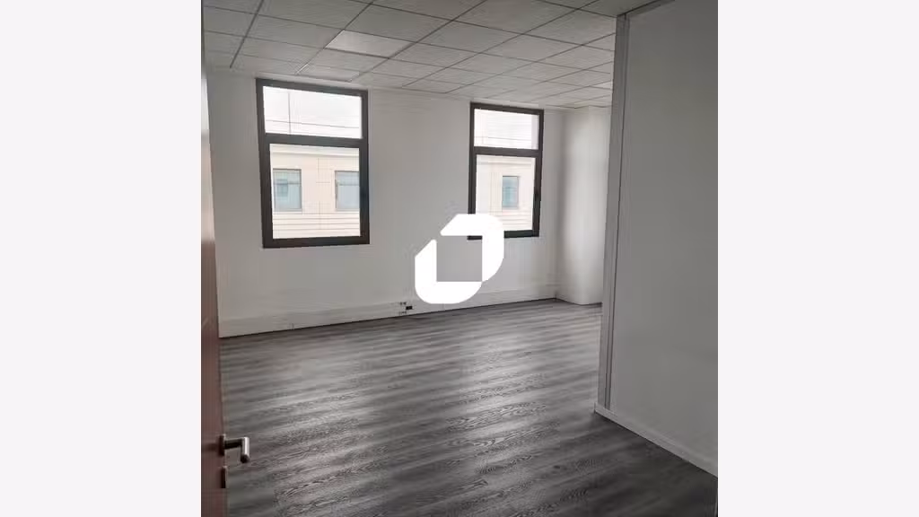 A louer Bureaux 2100m² Creteil