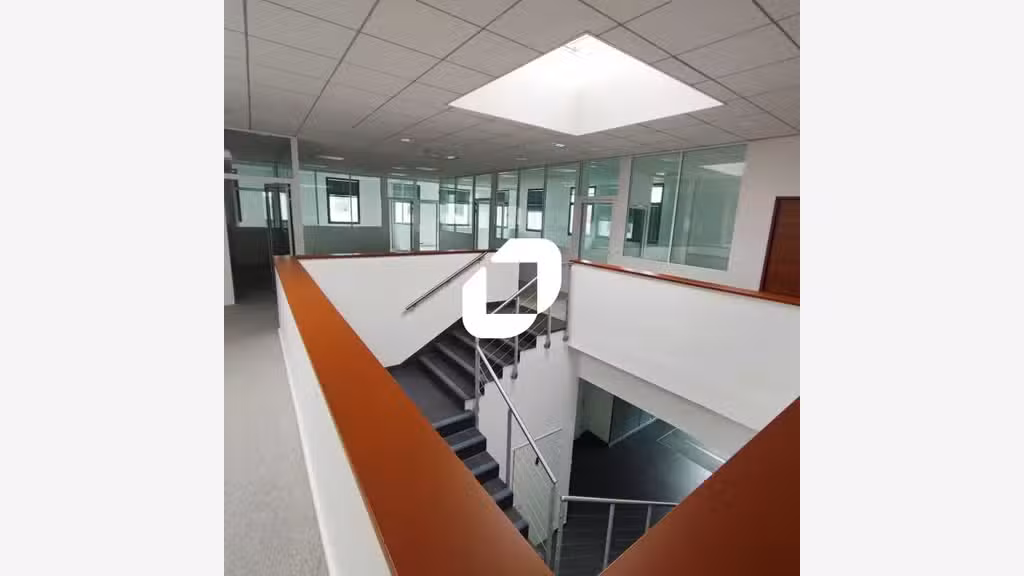 A louer Bureaux 2100m² Creteil