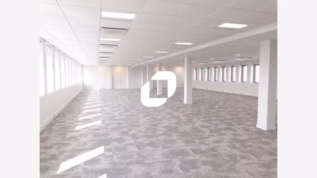 A louer Bureaux 8850m² Creteil