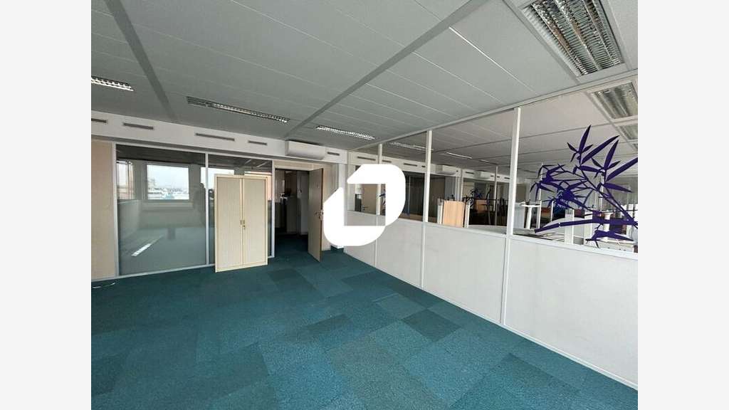 A louer Bureaux 337m² Creteil