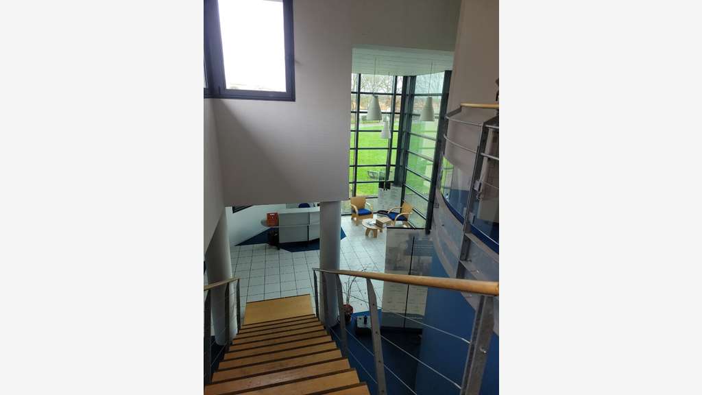 A LOUER - Cugand - Bureaux 500 m² + Garage 95 m²