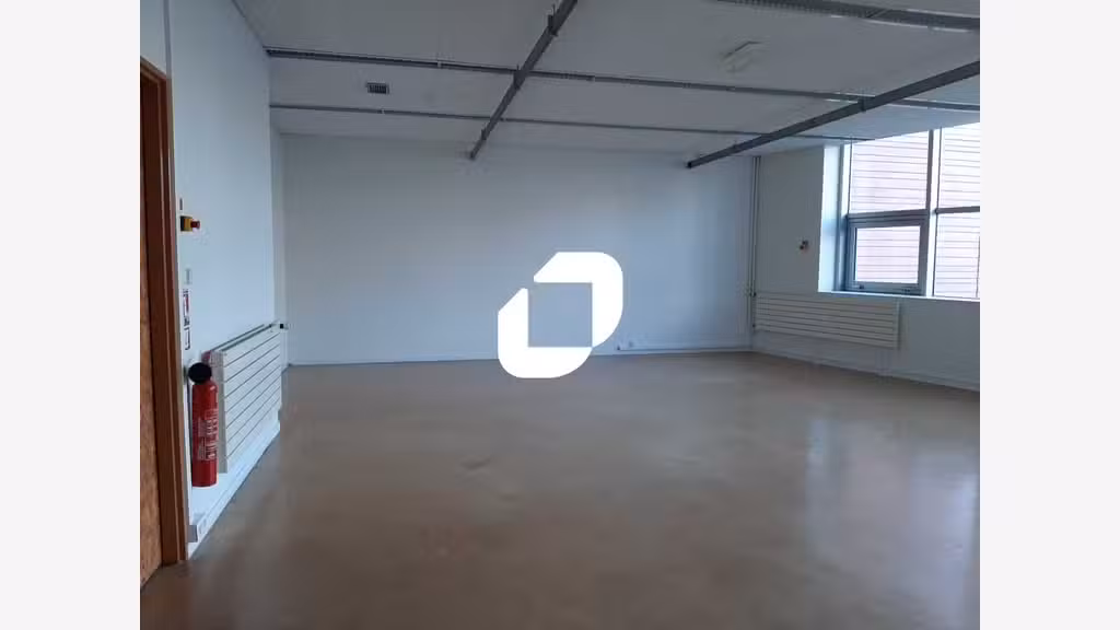 A louer Bureaux 280m² Dammarie les lys