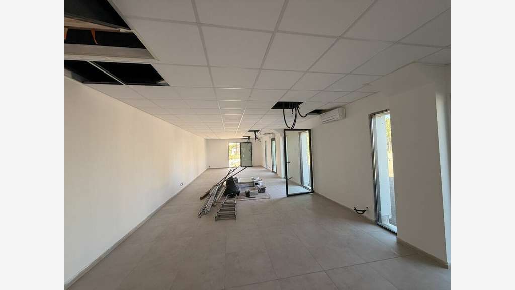 Bureaux neufs 160m² à louer à Cavaillon 