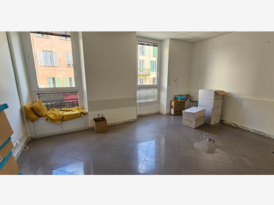 A louer double bureau 20 et 10m² à Nice Smolett