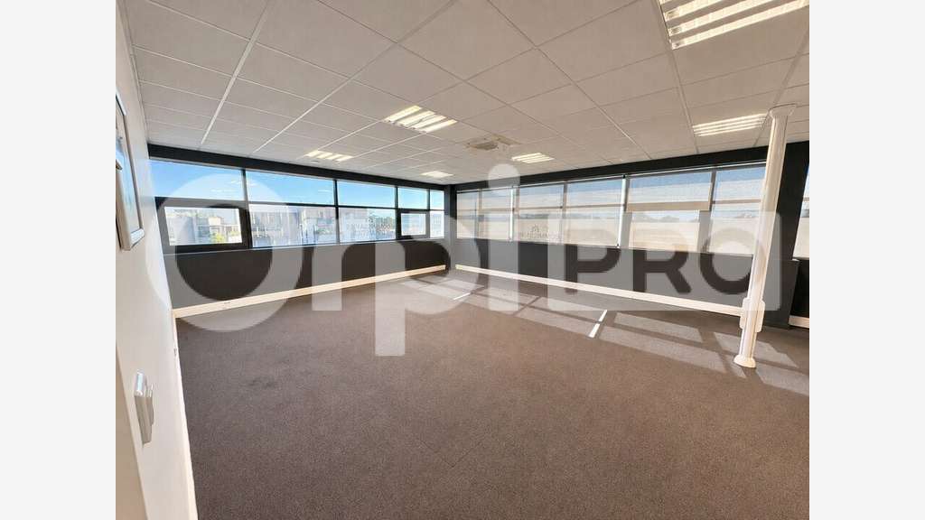 A louer bureaux 222m² emplacement premium Dardilly