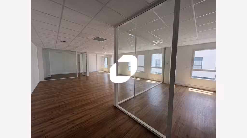 A louer Bureaux 124m² Dardilly