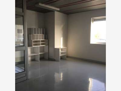 À louer bureaux de 1400m² à Saint Florent-sur Cher