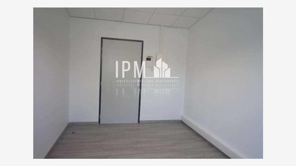 A louer bureaux de 15m² en ZAC à Roquevaire