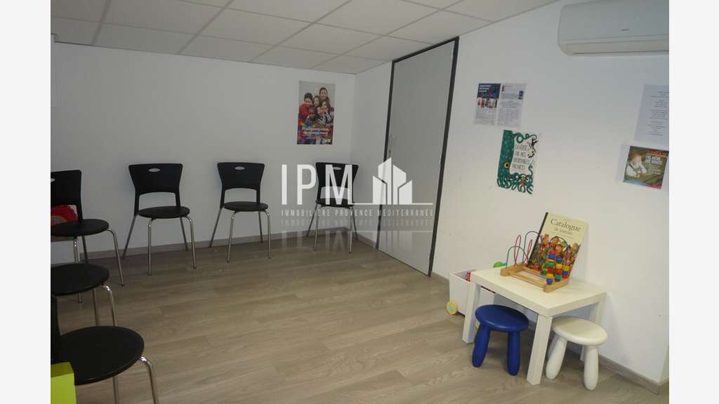 A louer bureaux de 38m² en ZAC à Roquevaire 13360