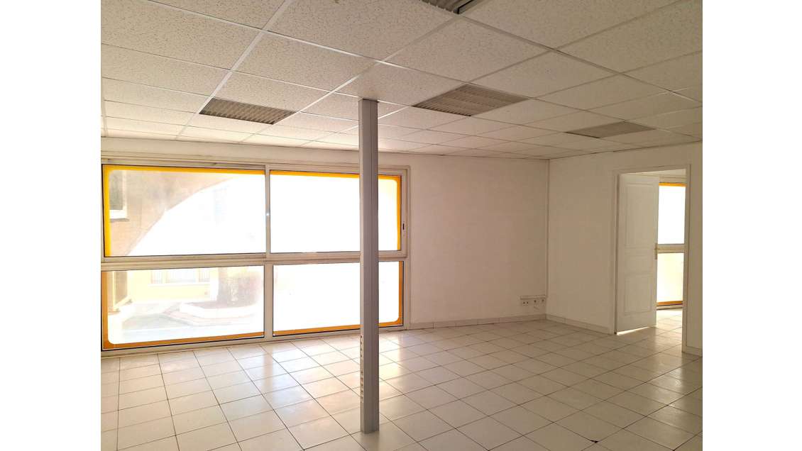 Loue bureaux de 93m² env. en centre St Raphaël