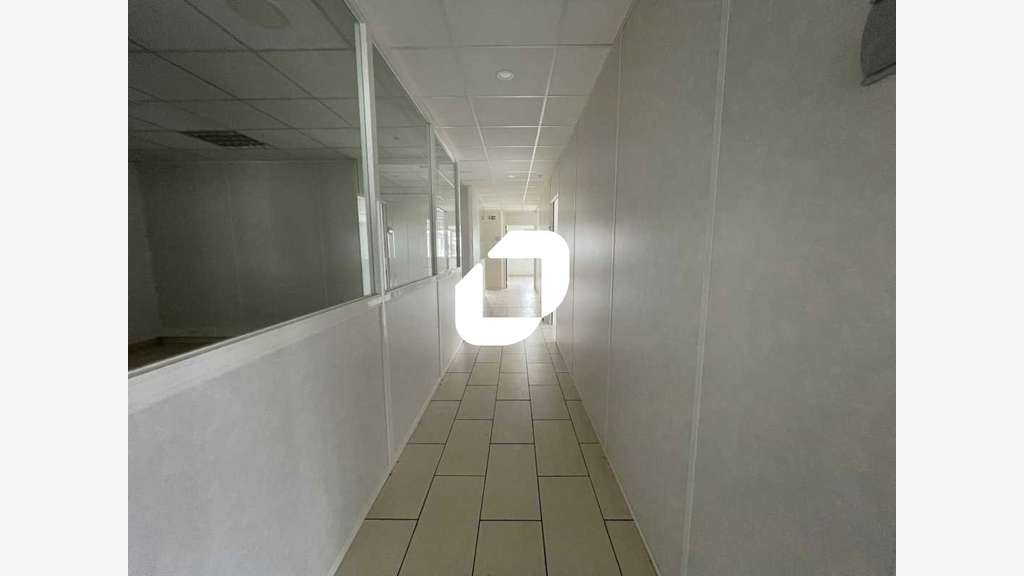 A louer Bureaux 380m² Decines charpieu