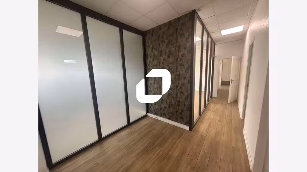 A louer Bureaux 280m² Domont