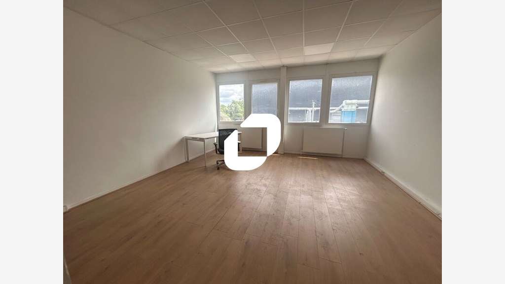A louer Bureaux 280m² Domont