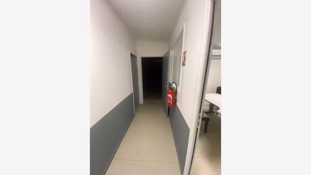 A louer bureaux de 7m² à Ducos zone Cocotte
