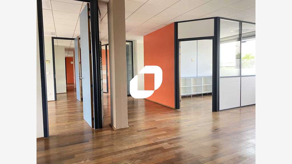 A louer Bureaux 649m² Ecully