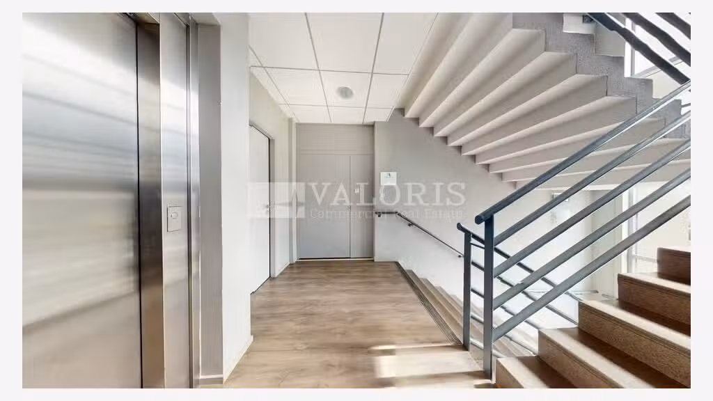 A louer bureaux de 267m² au 1er étage à Écully