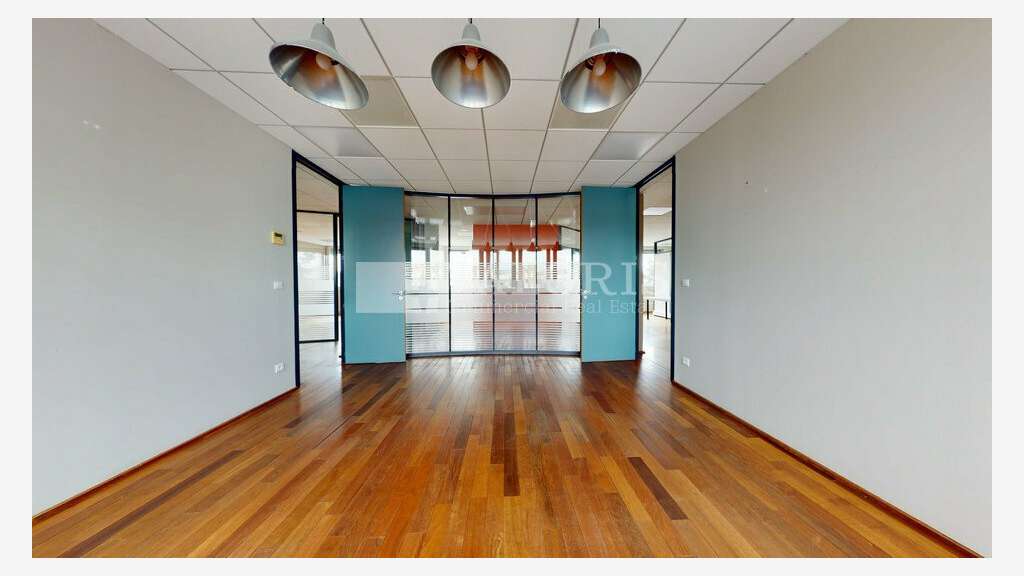 A louer bureaux de 267m² au 1er étage à Écully