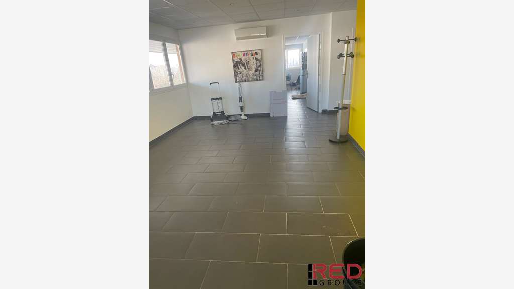 Bureau 144m² à louer zone d'Eguilles