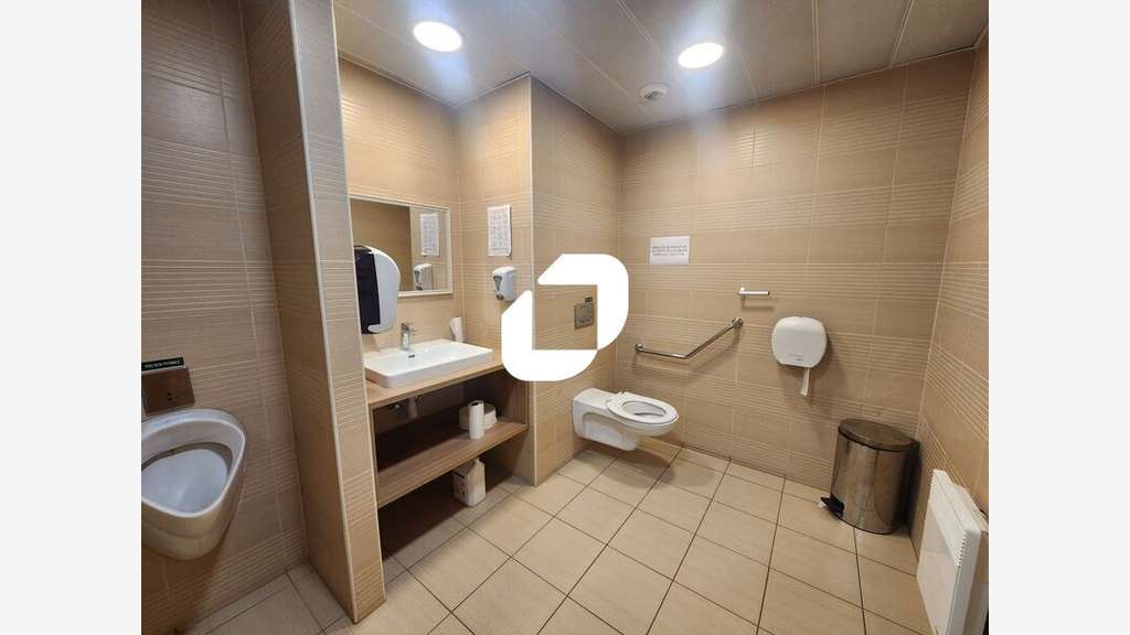 A louer Bureaux 196m² Elancourt