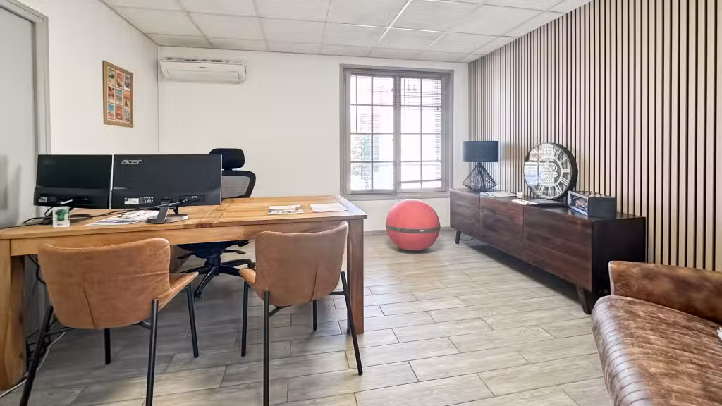 Bureaux avec parkings à Brie-Comte-Robert centre