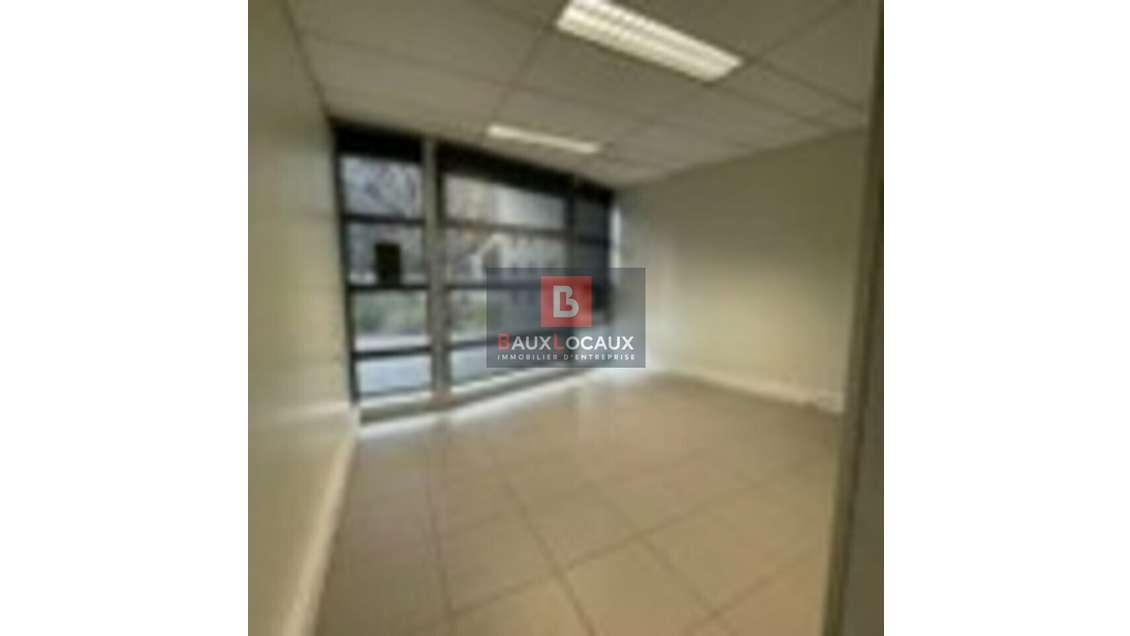 A louer bureau d'environ 27m² zone capsud Avignon