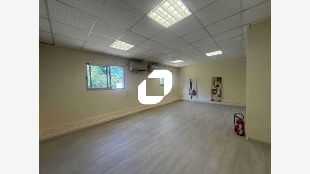 A louer Bureaux 400m² Eragny
