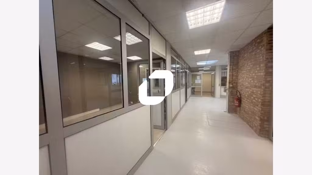 A louer Bureaux 400m² Eragny