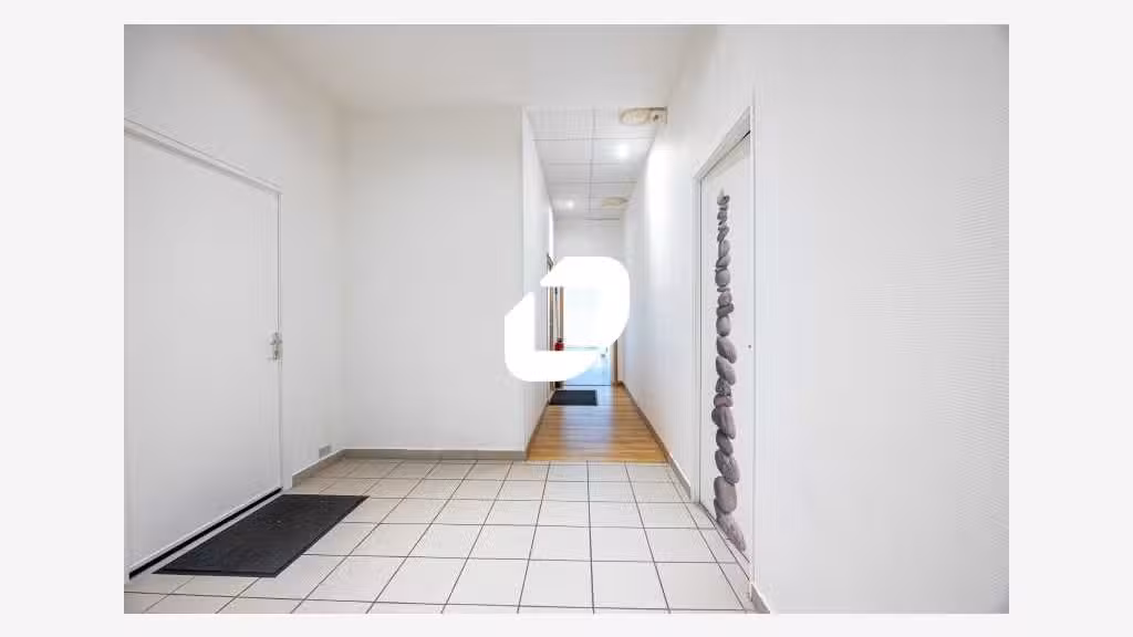 A louer Bureaux 79m² Ferrieres