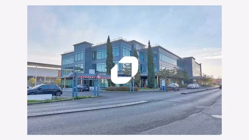 A louer Bureaux 1214m² Fleury merogis